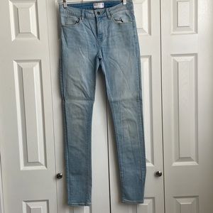 Men’s Light wash Super Skinny Jean